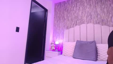 REVEN online show from 11/25/25, 03:06