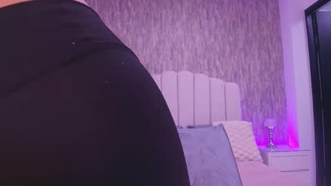 Snapshot of reven_lilith chatting on 02/24/26, 03:04 REVEN online show from 02/24/26, 03:04