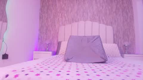 Snapshot of reven_lilith chatting on 02/27/26, 03:06 REVEN online show from 02/27/26, 03:06