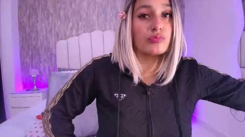 Snapshot of reven_lilith chatting on 03/17/26, 03:11 REVEN online show from 03/17/26, 03:11