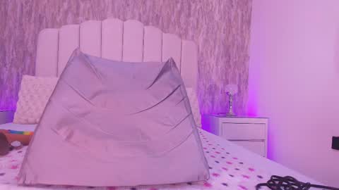 Snapshot of reven_lilith chatting on 04/01/26, 03:18 REVEN online show from 04/01/26, 03:18