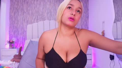 Snapshot of reven_lilith chatting on 05/16/26, 03:14 REVEN online show from 05/16/26, 03:14