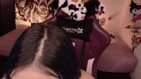 Snapshot of revenmiller_ chatting on 10/08/25, 01:31 Reven online show from 10/08/25, 01:31