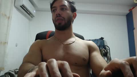 Snapshot of revivedunknown chatting on 01/04/25, 01:31 Chris online show from 01/04/25, 01:31