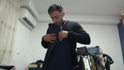 Snapshot of revivedunknown chatting on 02/12/25, 10:48 Chris online show from 02/12/25, 10:48