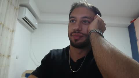 Snapshot of revivedunknown chatting on 09/11/25, 10:10 Chris online show from 09/11/25, 10:10