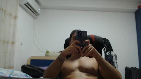 Snapshot of revivedunknown chatting on 09/13/25, 09:58 Chris online show from 09/13/25, 09:58