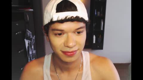 Snapshot of rexbunnybody chatting on 02/19/25, 04:33 Rex online show from 02/19/25, 04:33