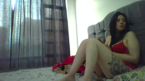 Snapshot of reyalad_mariana chatting on 03/04/25, 06:29 REYALAD online show from 03/04/25, 06:29