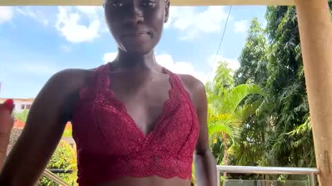 Snapshot of reybie chatting on 04/05/26, 10:45 Reybie online show from 04/05/26, 10:45