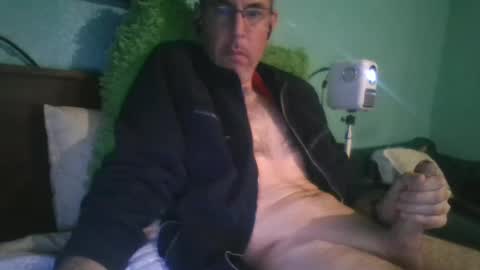 Snapshot of reyes_albert2006 chatting on 12/16/24, 10:50 reyes_albert2006 online show from 12/16/24, 10:50