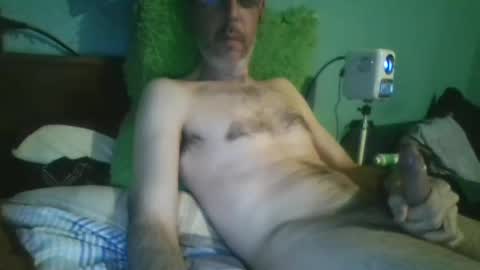 Snapshot of reyes_albert2006 chatting on 02/18/25, 06:15 reyes_albert2006 online show from 02/18/25, 06:15