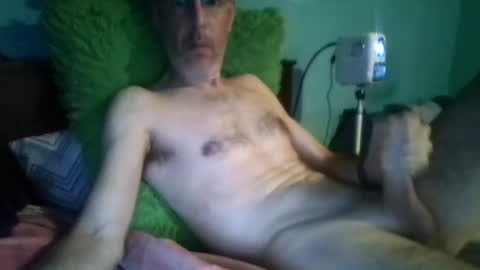 Snapshot of reyes_albert2006 chatting on 06/25/26, 01:04 reyes_albert2006 online show from 06/25/26, 01:04