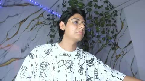 Snapshot of reylatino24 chatting on 06/06/26, 05:39 reylatino24 online show from 06/06/26, 05:39
