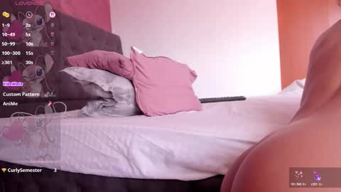 Snapshot of reyna77 chatting on 09/13/25, 01:11 reyna77 online show from 09/13/25, 01:11