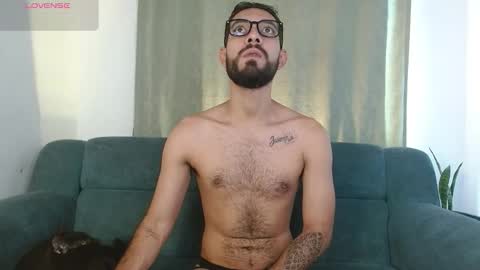 Snapshot of reypablo1 chatting on 10/05/25, 03:43 REY PABLO Independent online show from 10/05/25, 03:43