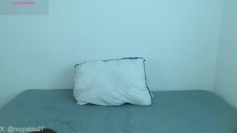 Snapshot of reypablo1 chatting on 11/16/25, 02:33 REY PABLO Independent online show from 11/16/25, 02:33