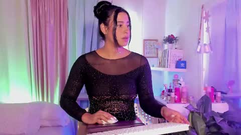 Snapshot of rhaenyra_ chatting on 06/16/26, 05:59 Rhaenyra online show from 06/16/26, 05:59