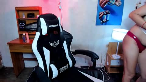 Snapshot of rhodora_xxx chatting on 10/18/25, 08:26 rhodora_xxx online show from 10/18/25, 08:26