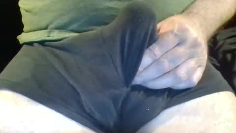 Snapshot of rhythmmaster4u chatting on 04/25/26, 02:03 RhythmMaster4U online show from 04/25/26, 02:03