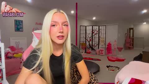 ria  online show from 11/28/25, 04:15