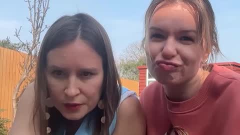 Snapshot of riana894237 chatting on 03/23/26, 01:04 riana894237 online show from 03/23/26, 01:04