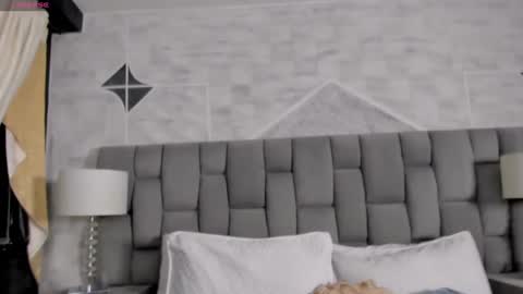 Riana online show from 01/15/25, 08:20