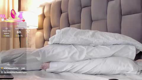 Riana online show from 03/07/25, 08:45