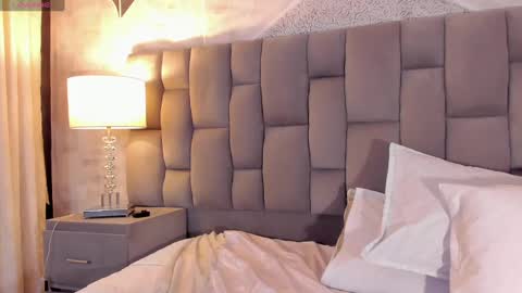 Riana online show from 03/12/25, 11:20