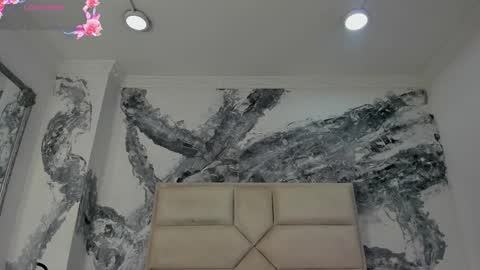 Riana online show from 10/12/25, 09:14