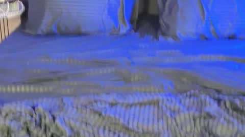 RIANA online show from 11/25/25, 12:32