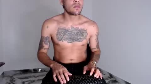 Snapshot of riancum chatting on 04/17/26, 03:37 juan online show from 04/17/26, 03:37