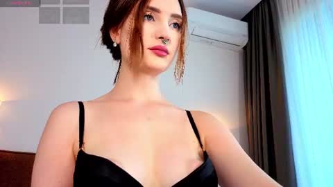 Snapshot of riawoods chatting on 06/30/26, 02:18 Ria Woods online show from 06/30/26, 02:18