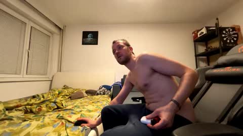 Snapshot of ricciardio chatting on 11/02/25, 10:12 ricciardio online show from 11/02/25, 10:12