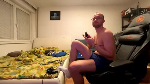 Snapshot of ricciardio chatting on 11/16/25, 11:43 ricciardio online show from 11/16/25, 11:43