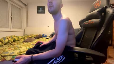 Snapshot of ricciardio chatting on 11/23/25, 11:04 ricciardio online show from 11/23/25, 11:04