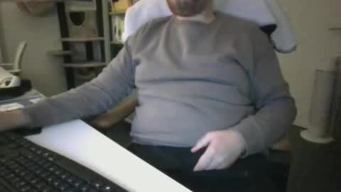 Snapshot of richard97188 chatting on 05/06/26, 08:25 richard97188 online show from 05/06/26, 08:25