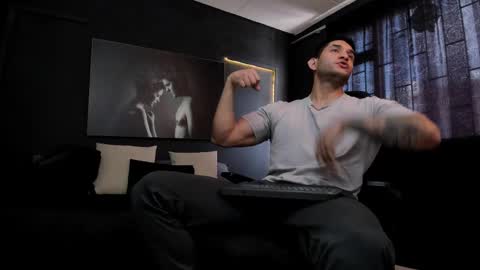 Ricardo online show from 02/10/25, 01:44