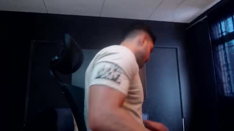 Snapshot of richard_milleer chatting on 12/19/25, 02:46 Ricardo online show from 12/19/25, 02:46