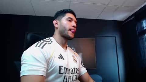 Snapshot of richard_milleer chatting on 01/06/26, 01:48 Ricardo online show from 01/06/26, 01:48