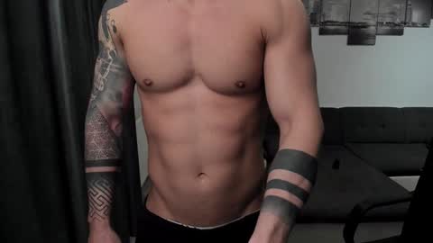 Snapshot of richarddarell chatting on 01/13/25, 06:06 RichardDarell online show from 01/13/25, 06:06