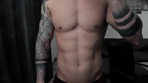 Snapshot of richarddarell chatting on 02/10/25, 05:36 RichardDarell online show from 02/10/25, 05:36