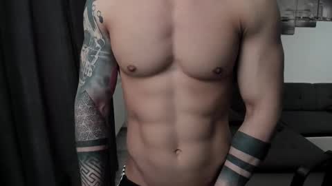 Snapshot of richarddarell chatting on 03/11/25, 07:15 RichardDarell online show from 03/11/25, 07:15