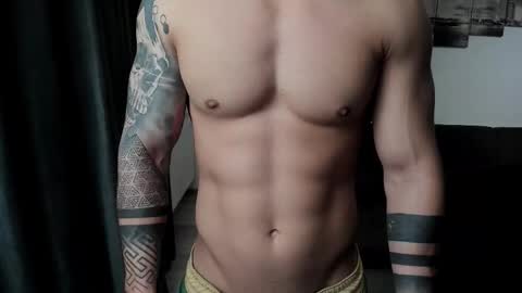 Snapshot of richarddarell chatting on 10/14/25, 05:19 RichardDarell online show from 10/14/25, 05:19