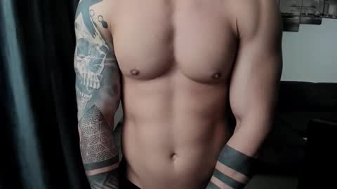 Snapshot of richarddarell chatting on 10/21/25, 04:46 RichardDarell online show from 10/21/25, 04:46