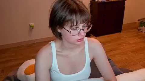 Luna online show from 06/04/26, 06:47