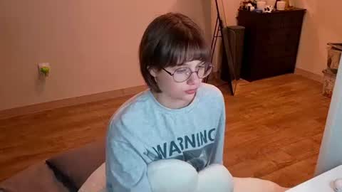 Luna online show from 06/24/26, 06:51