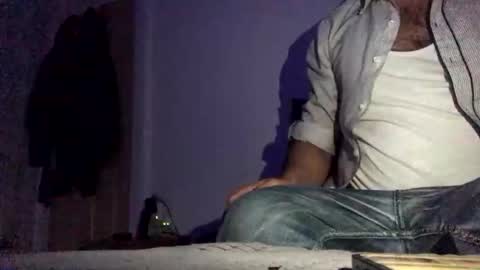 Snapshot of richardsone1 chatting on 11/02/25, 01:30 Babu online show from 11/02/25, 01:30