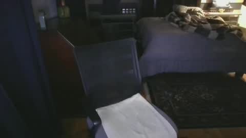 Snapshot of richie_and_rich chatting on 11/23/25, 10:37 richie_and_rich online show from 11/23/25, 10:37