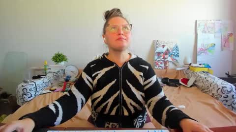 Anna - not anna - right Anna  online show from 02/10/26, 09:02